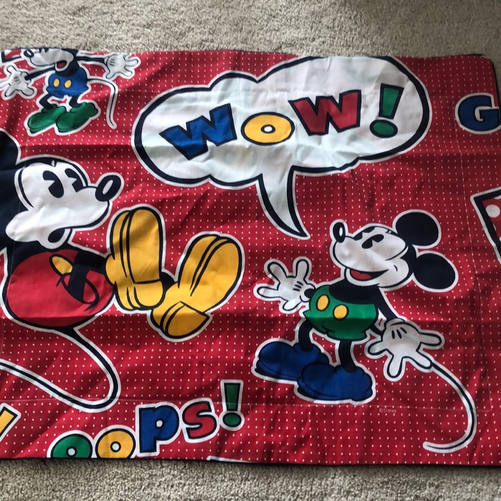 NWOT mickey and co fitted pillow sham